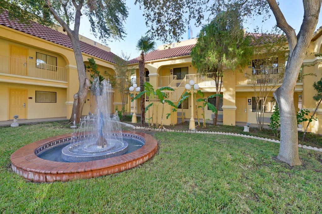 Super 8 By Wyndham Corpus Christi Northwest Motel Exterior foto
